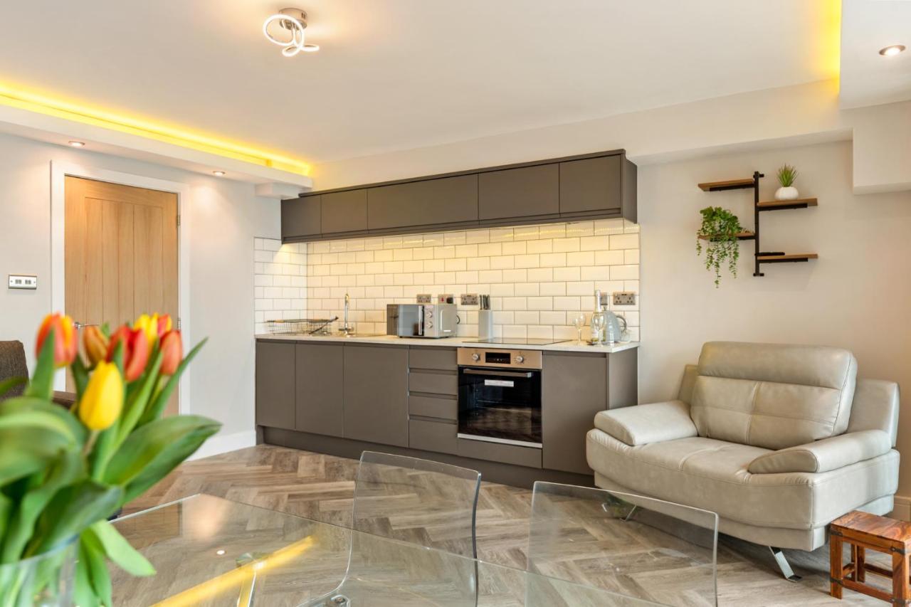 Pleasant View - Direct Beach Access, Sea Views And Parking Saundersfoot Exteriör bild