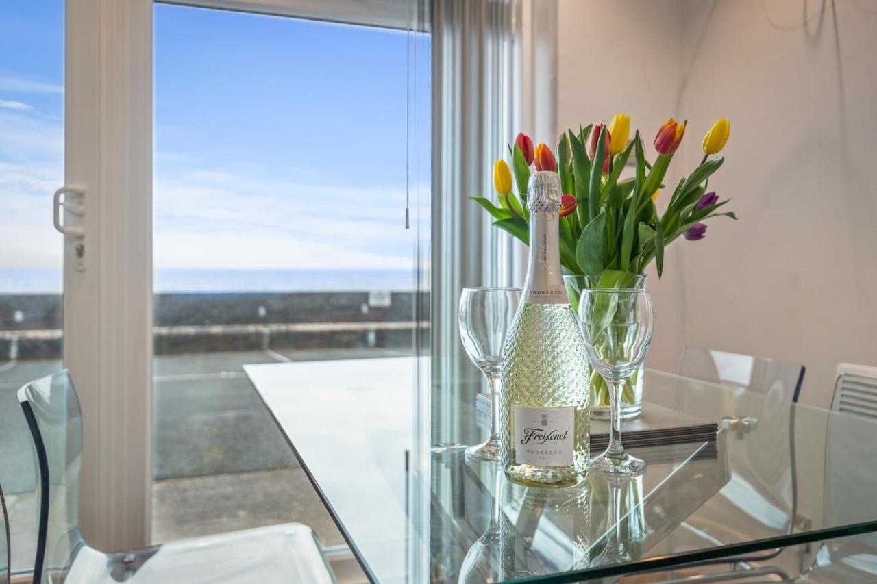 Pleasant View - Direct Beach Access, Sea Views And Parking Saundersfoot Exteriör bild