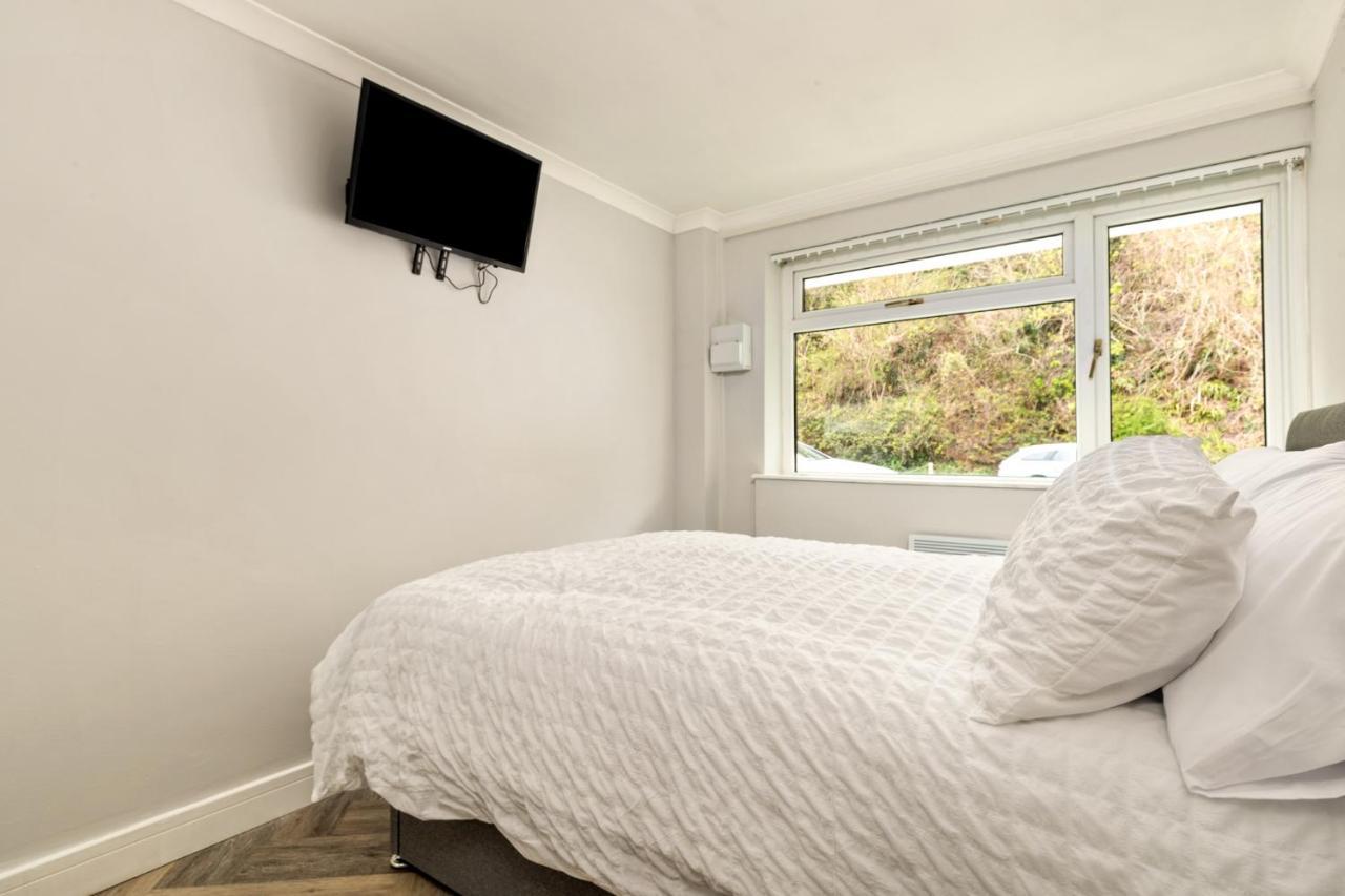 Pleasant View - Direct Beach Access, Sea Views And Parking Saundersfoot Exteriör bild